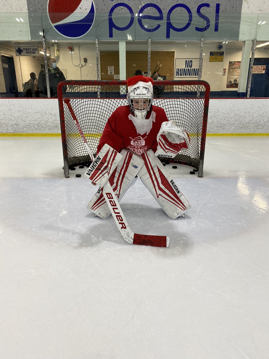 Santa made a “stop” at practice with @Caps11U_B this week. I was expecting him to be a little taller.🎅🤔