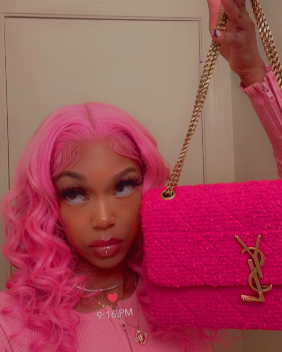 _slattprincess's tweet photo. Miss YSL💅🏽🐍💕 https://t.co/OAjfB5Z7V2