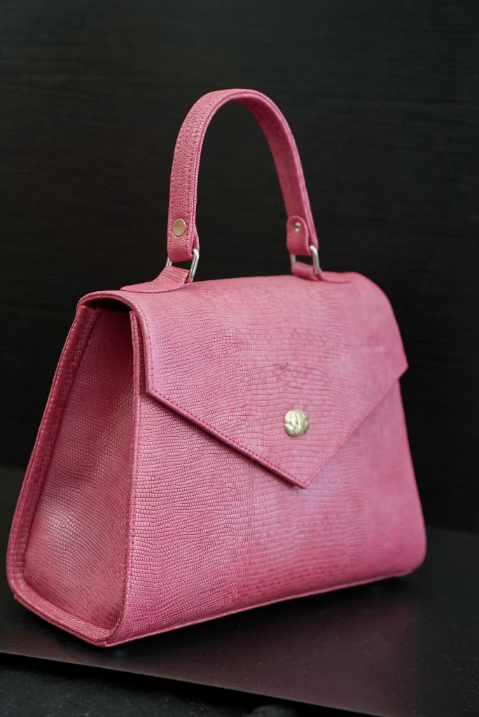 Réma'Na 👜👑 tweet media
