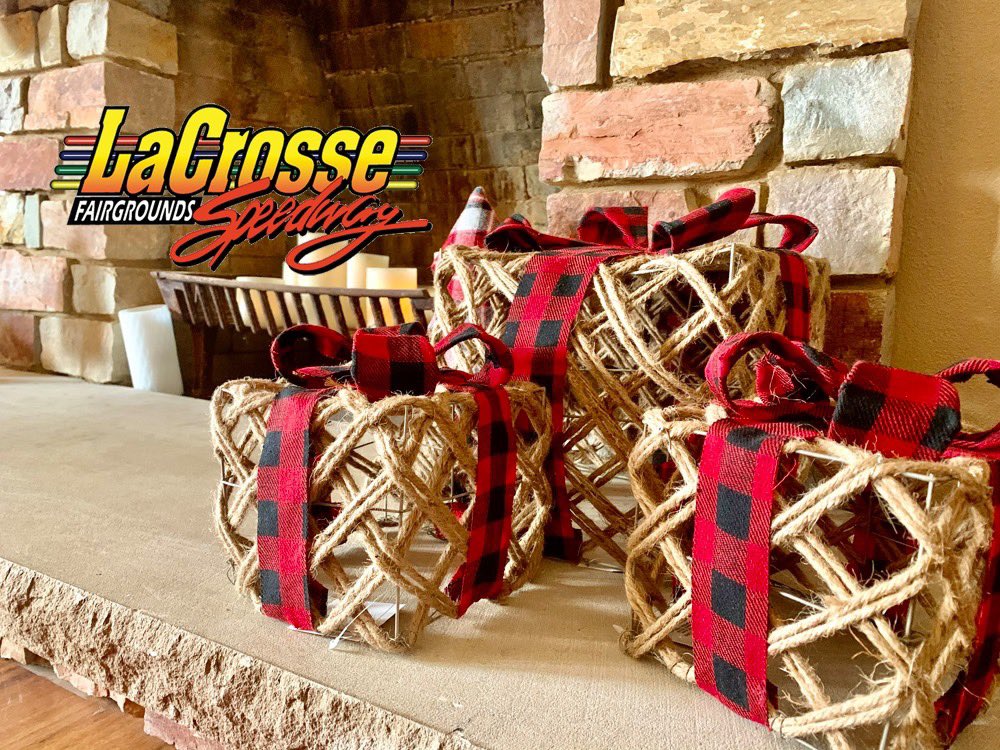 FestLineups's tweet image. Merry Christmas from all of us at LaCrosse Fairgrounds Speedway! Have a happy and safe weekend! 🏁🎄🏁🎄🏁🎄