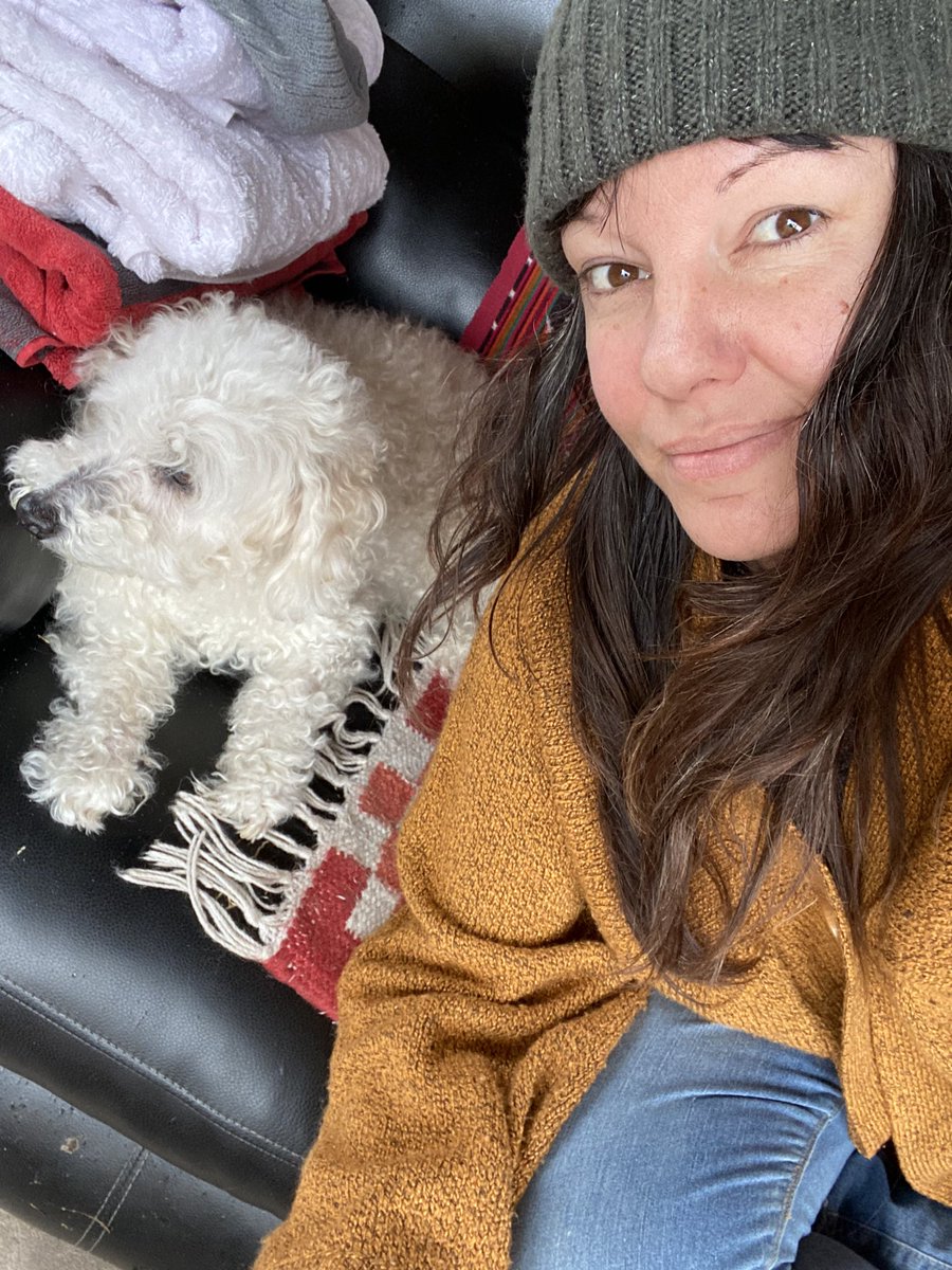 jessicalacie's tweet photo. Rainy day in Tucson, sittin on the back porch with my ride or die and enjoying a day off 😎 https://t.co/WEyEUQFivm