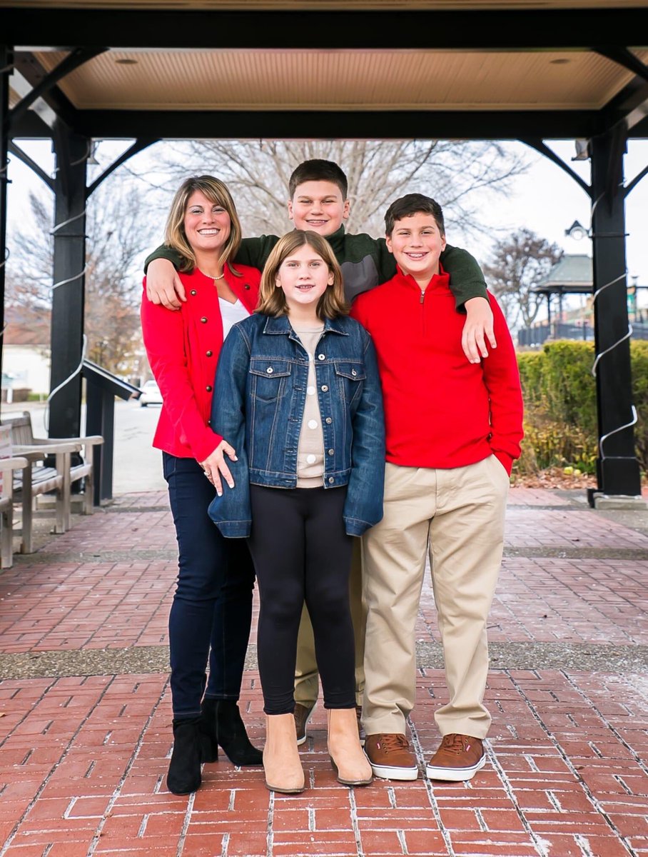 Merry Christmas #PADistrict33!
Wishing you a happy, healthy holiday, and an energetic 2022! <a href="/CarrieLDelrosso/">Carrie</a>