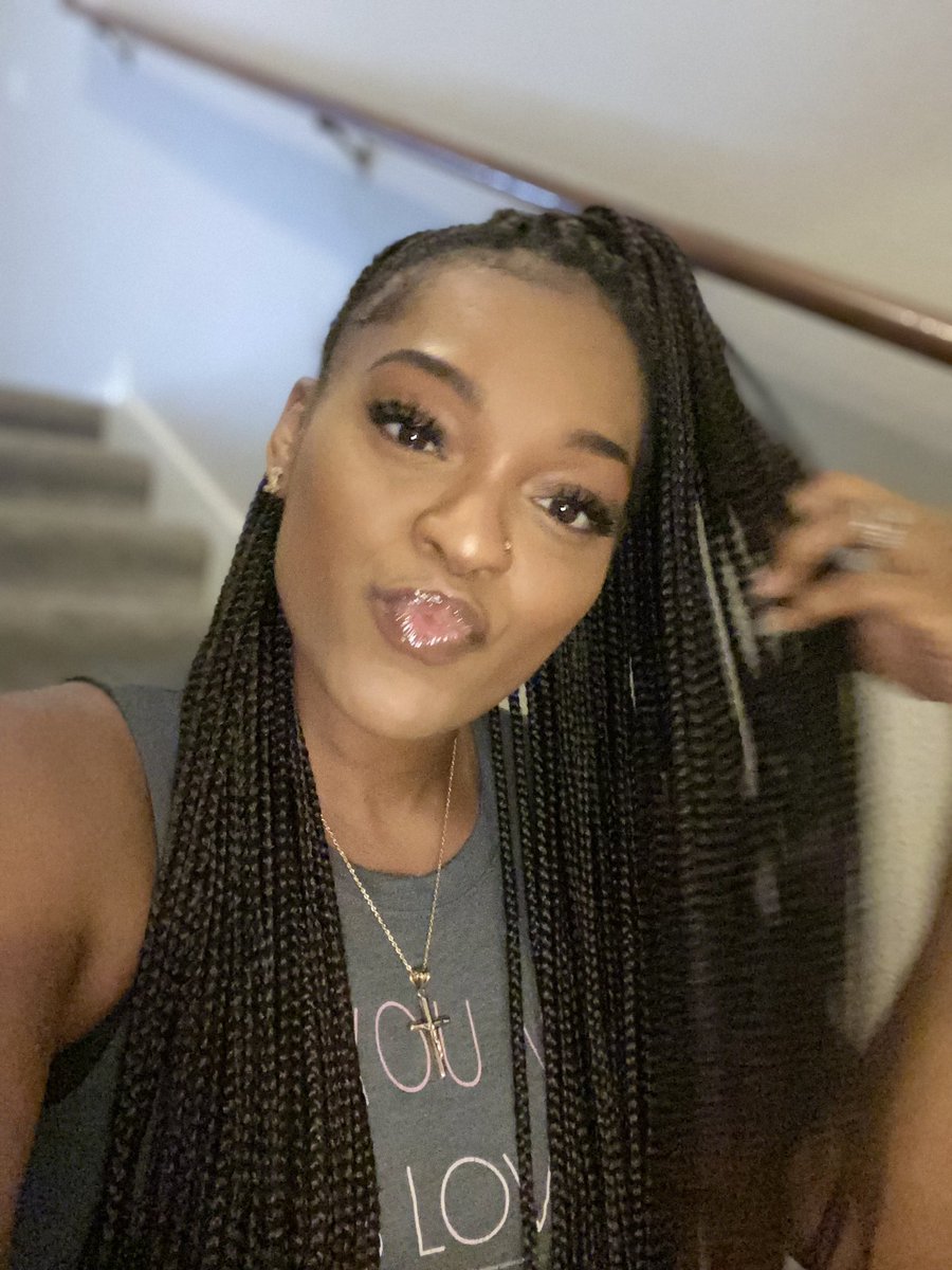 Simply_Amaaazin's tweet image. I’m so happy that THIS year I accomplished my resolution. &amp;amp; that was to get my credential. &amp;amp; DID !!!! &amp;amp; now I’m a college student. Maaan don’t tell me what God can’t do 🙌🏾🙏🏽 #GEDgrad #MayGrad #itsUP @GEDTesting