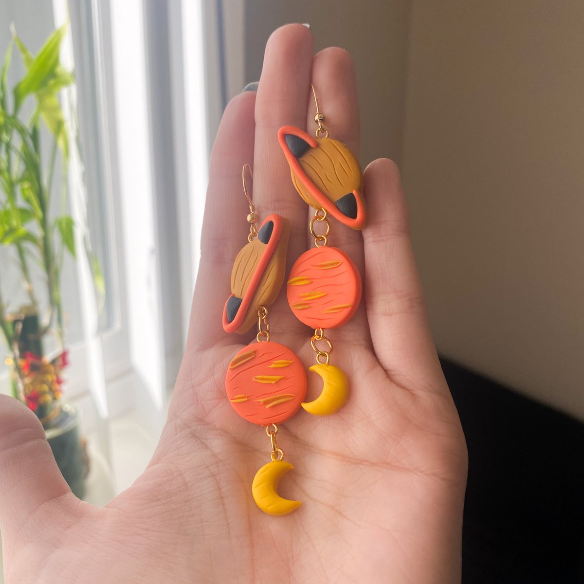 peripheralUS's tweet photo. these are the most ms frizzle earrings that i make probably https://t.co/wX3VO7rjb0