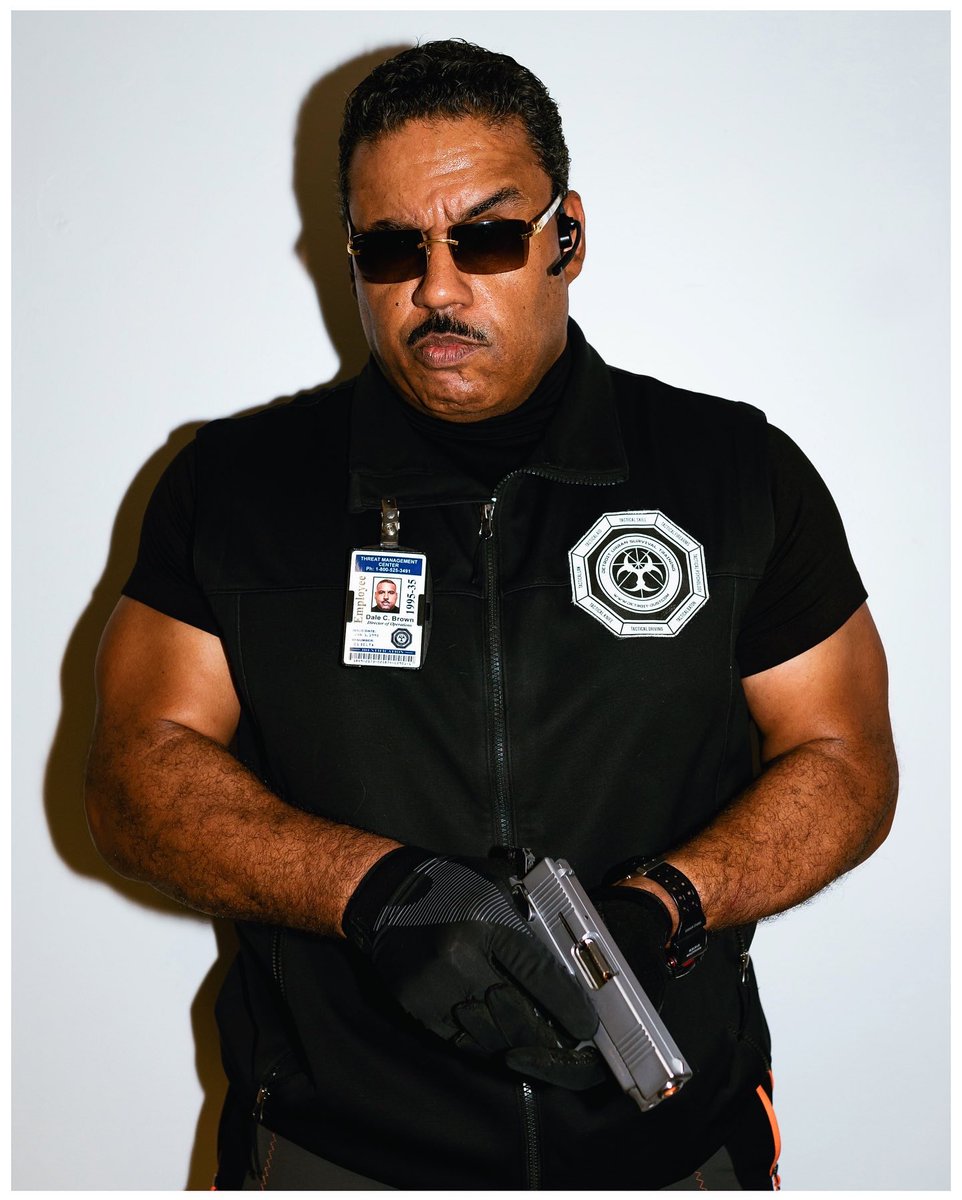AdsterPhotos's tweet photo. Detroit Urban Survival Training protecting his buffs 👓🔫 https://t.co/K8KD2n5sAU