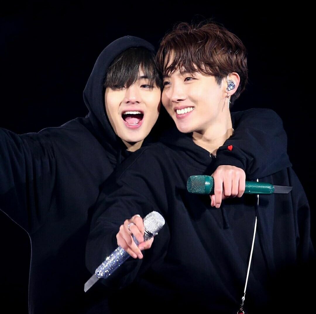джей хоуп и ви. Produce 101 season 2 boy in luv. хосок и тэхен. вихоупы бтс. V hope.