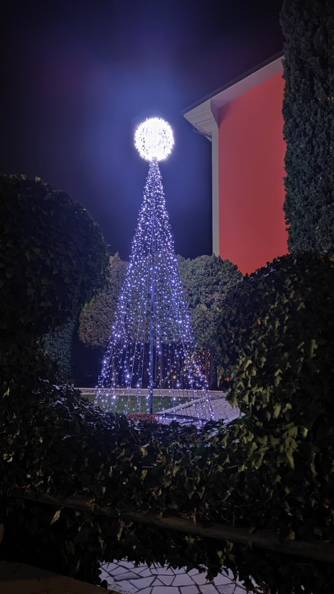nasuptra's tweet photo. Happy x-mas!

#MerryChristmas #Christmas #FelizNavidad #Weihnachten https://t.co/nqbOF8Gk2T