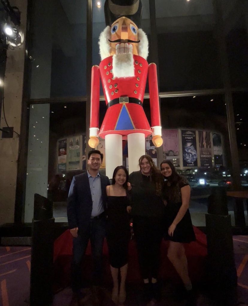 aporegionh's tweet photo. What better way to celebrate the holidays than watching a production of the Nutcracker? Excited to see our Mu chapter enjoying #fellowshipfriday with brothers this month! 💙💛 #aporegionh https://t.co/LNQYuM80TY