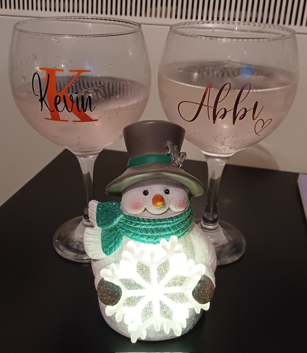 It's finally Xmas, time to chill <a href="/abz0603/">Abbie Harris</a>. Merry Xmas everyone 🎄🥂