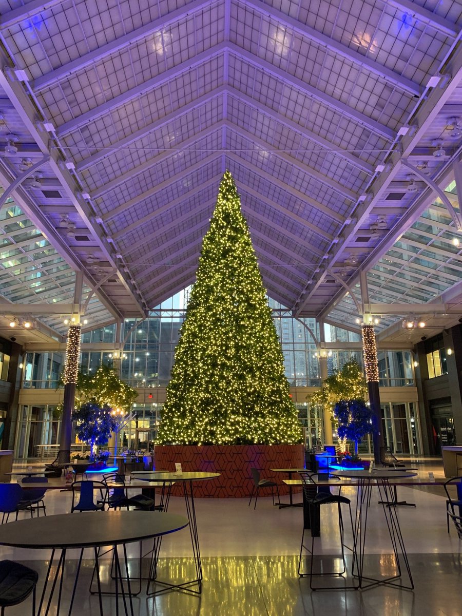 Happy Holidays from #HarborsideJC! We’re wishing you a merry, bright, and joyful weekend with family and friends. 🎄