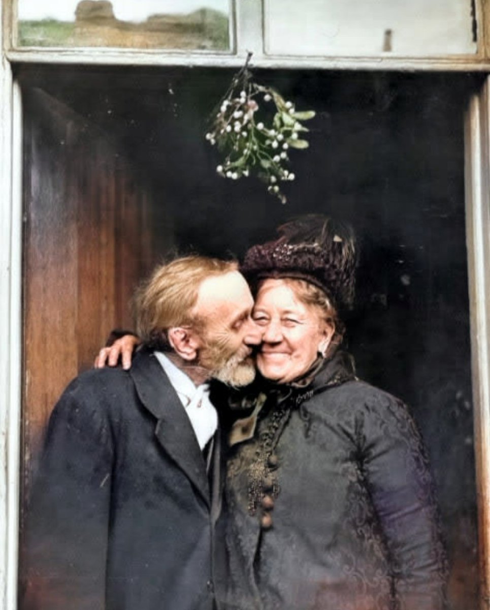 racsoap16's tweet photo. @wikivictorian Pure love. https://t.co/ODwUFy9GD1