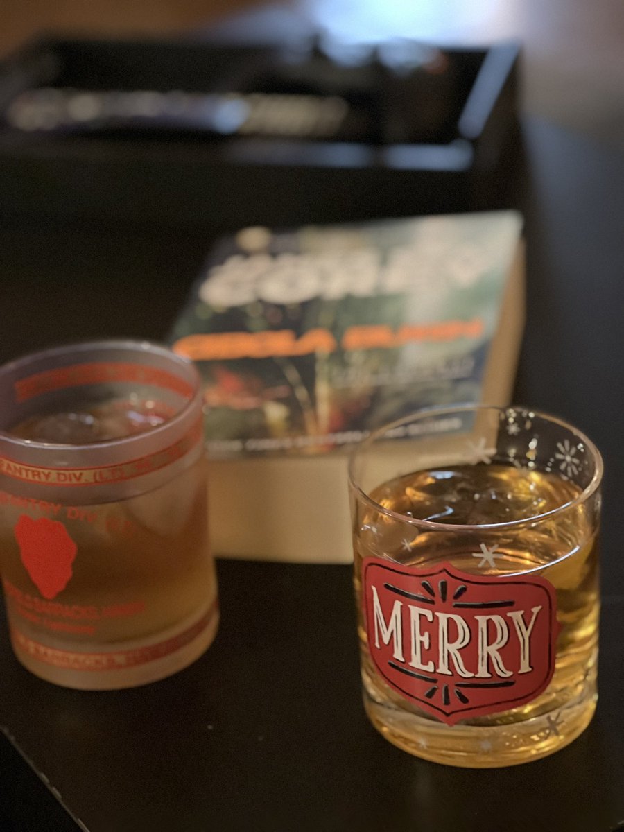 Krevalyn1's tweet photo. Calm before the Christmas storm…. @krevalen @JamesSACorey #expanse #reading #Christmas #scotch https://t.co/llyI57IsAq