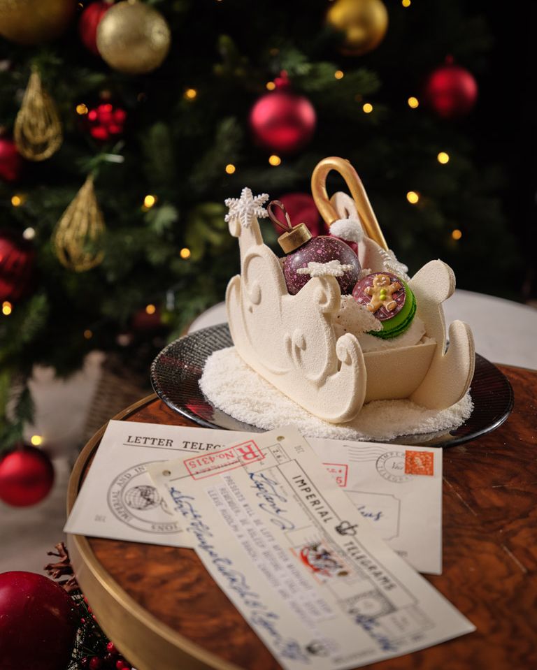 And all of a sudden it was the night before Christmas 😍 Delivering a special sweet treat to our guests tonight, along with an official telegram straight from Lapland! Wishing you all a wonderful Christmas Eve. Sweet dreams. 🎄 🎅 🎁 #thedorchester