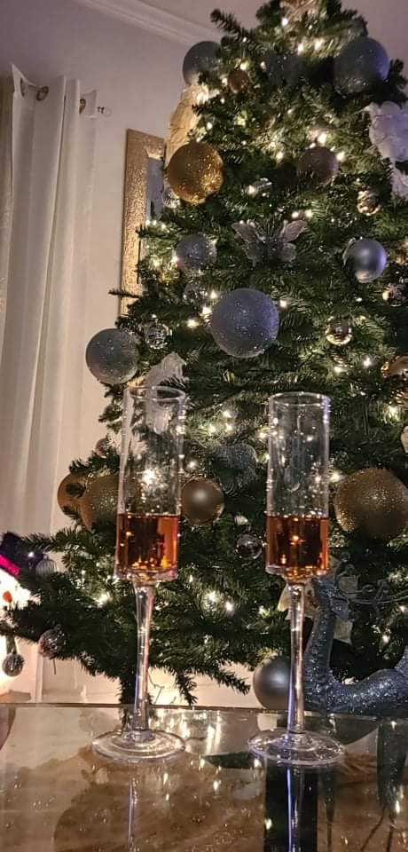 LeveledUp7's tweet photo. Happy Holidays 🥂 https://t.co/UkGkQDnNfk