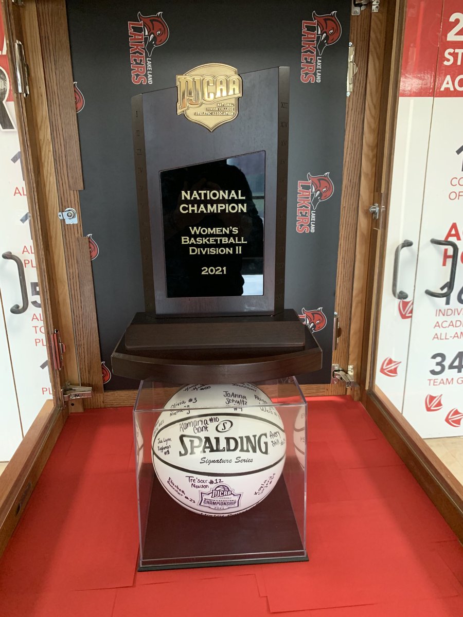 Happy Holidays from the Lakers!!