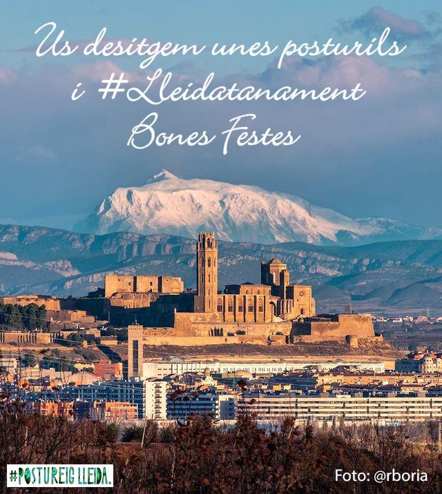 postudelleida's tweet photo. Des de #postureiglleida, la #PostuFamily i un servidor us desitgem unes posturils i #Lleidatanament bones festes, plenes d'humor i solidaritat 😊 ...ah i que S'ACABO LA F*CKING PANDÈMIA TAMBÉ SISQUERE PERLAMORDEDÉU. #PostuPetonets per tothom!!! 💙 Fotassa de lo @rboria, merci! https://t.co/4iCnfr1Ebb