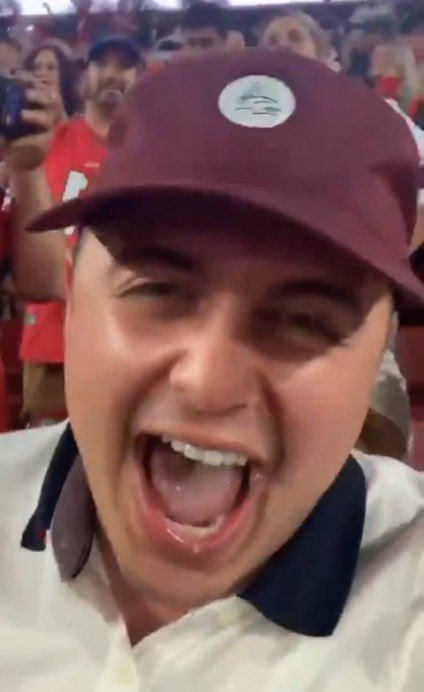 CalinVegas's tweet photo. When she’s on her period and says she wants anal https://t.co/UiclbN9CM2