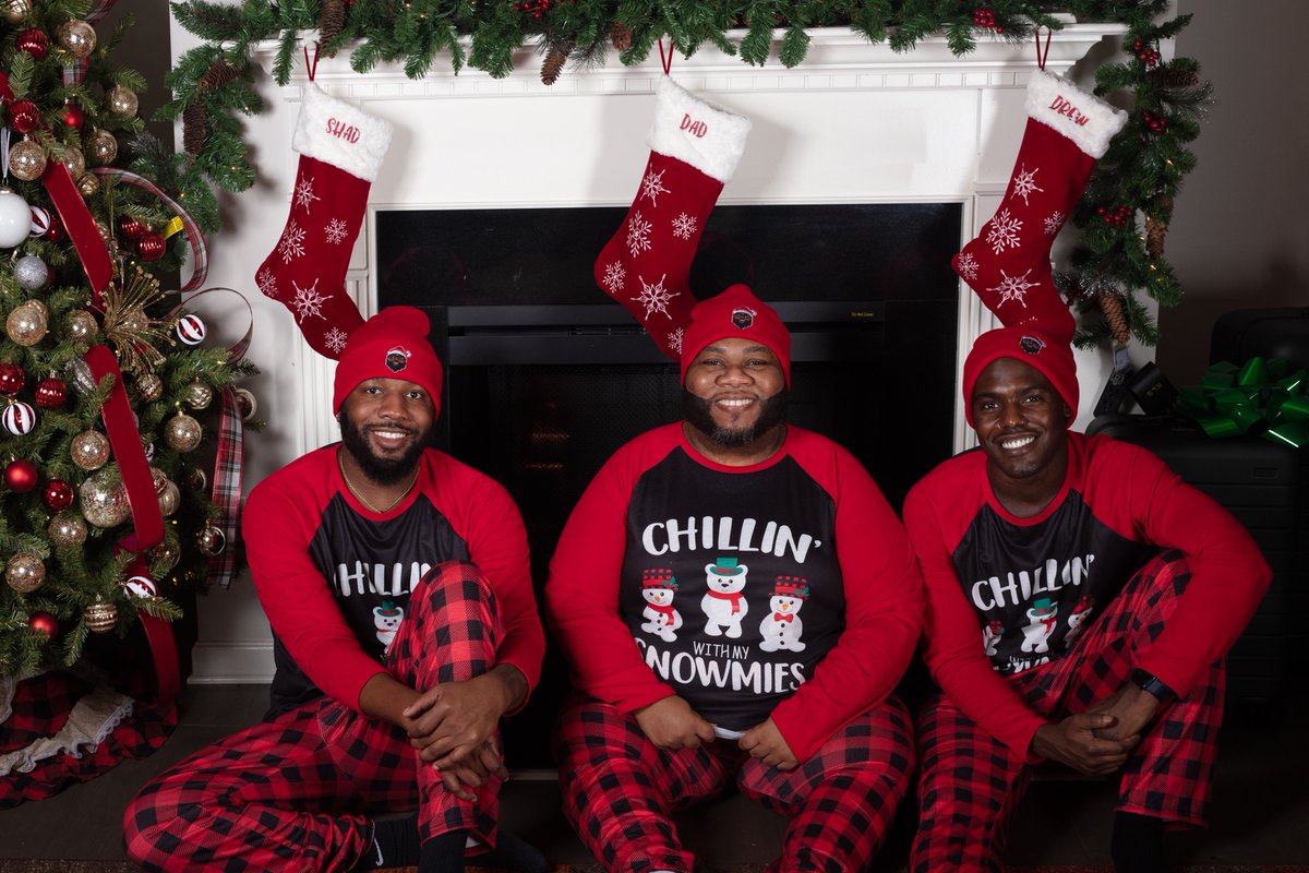 jmccray's tweet photo. From my family, to yours. Merry Christmas https://t.co/gL7XtuPlZF