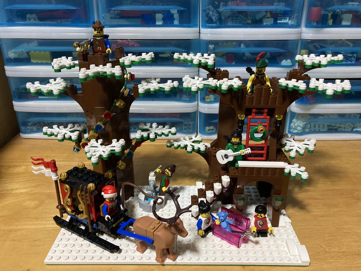 orangatanga_'s tweet photo. メリークリスマス🎄
【6046エルクウッドオークタワーXmas版】
白い葉っぱが手に入ったから作ってみました
#レゴでお城シリーズはじめよう
#エルクウッド
#Dark_forest
#lego https://t.co/wpMkcpDGwT