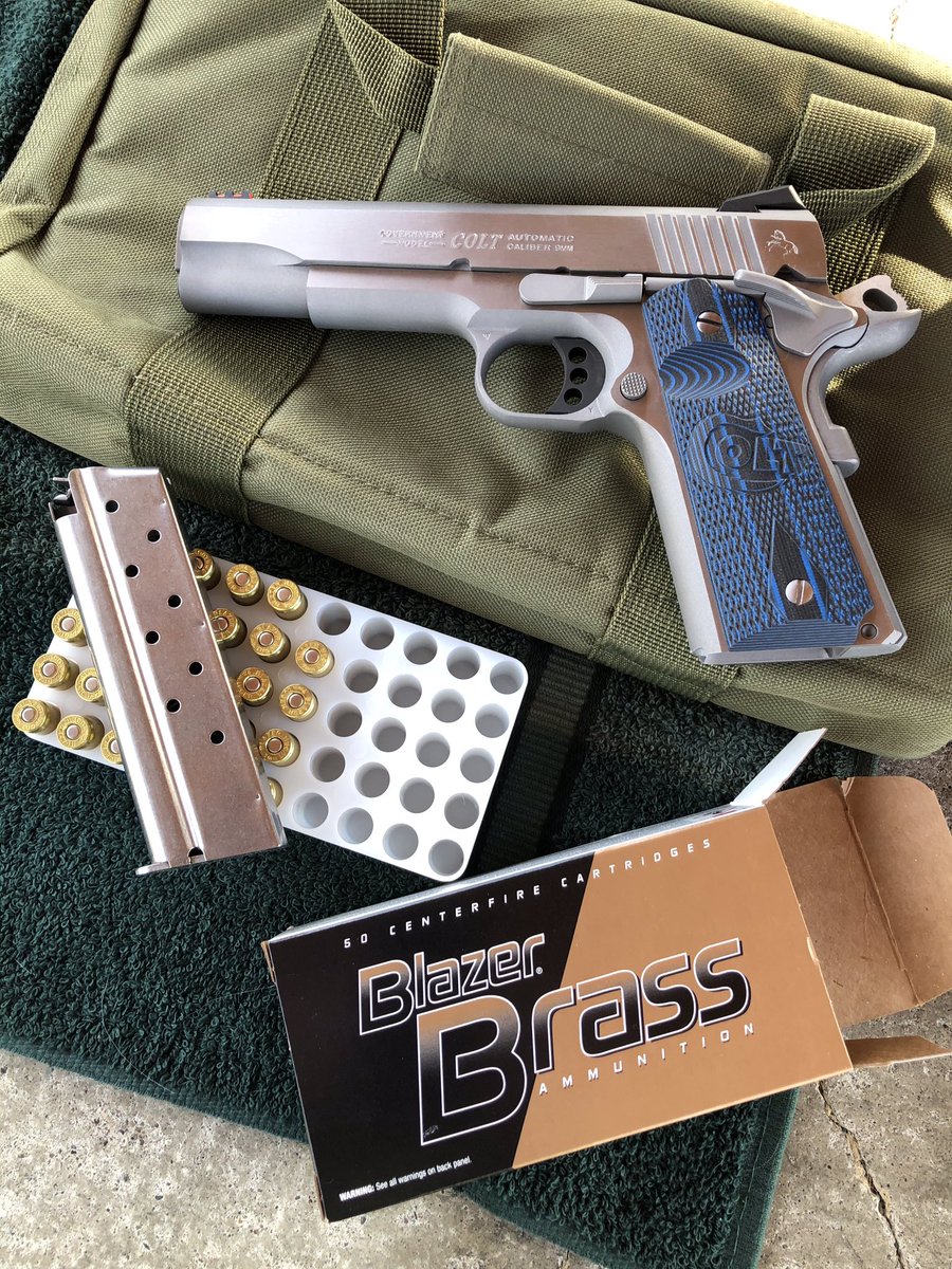 AntiqueTime's tweet photo. Seems I only have two #9MM guns. One is a #ColtCompetitionSeries and a #Beretta92FS . I do believe I might need another #9MMPistol . @R6Tac #2ADefenders #2A 🇺🇸🇺🇸🇺🇸 https://t.co/omsNo2pH0S