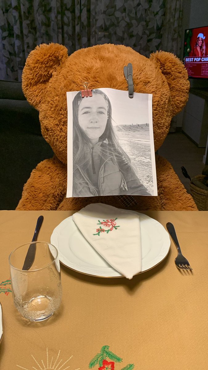 JuditBruch's tweet photo. No he faltat al sopar de nadal🥲 https://t.co/h3E83TXkQ8