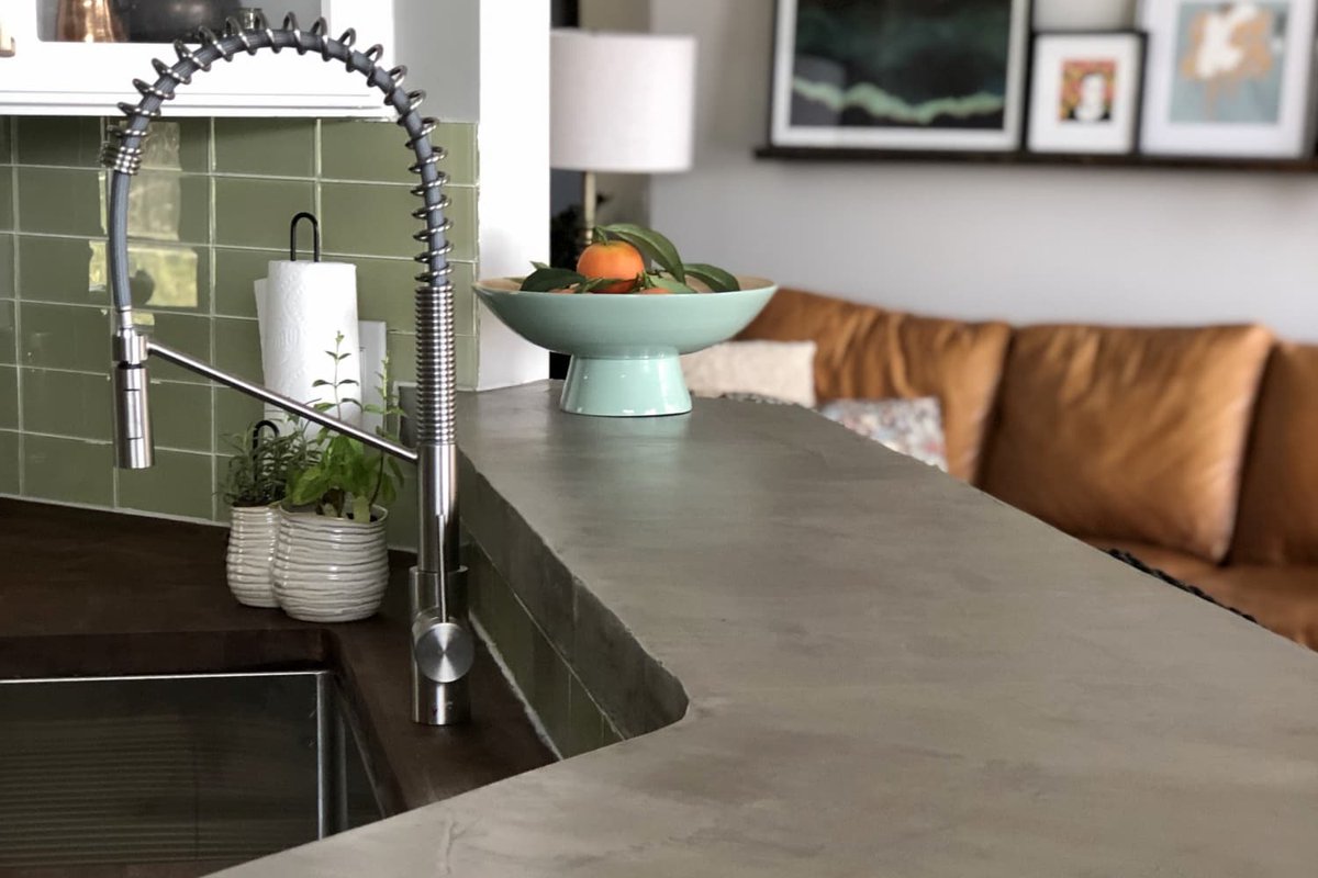 Use a coat of concrete for a #DIY change to your counters. #hometips  cpix.me/a/135794066
