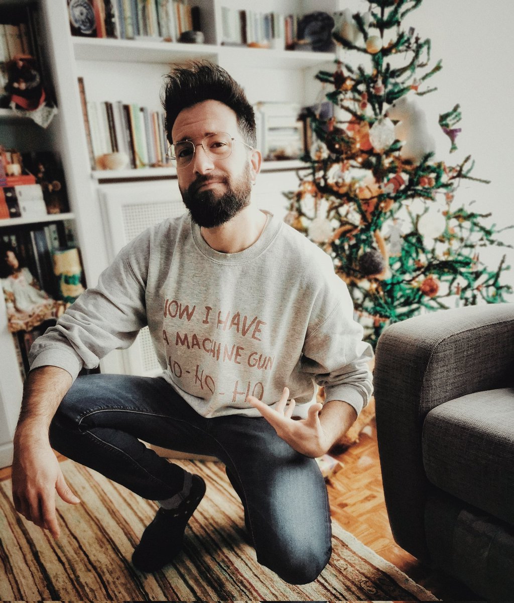 SrFox's tweet photo. Os deseo feliz Navidad con el jersey más navideño que tengo😜 #HoHoHo #Yipikayei https://t.co/kd5JJB8Wwo