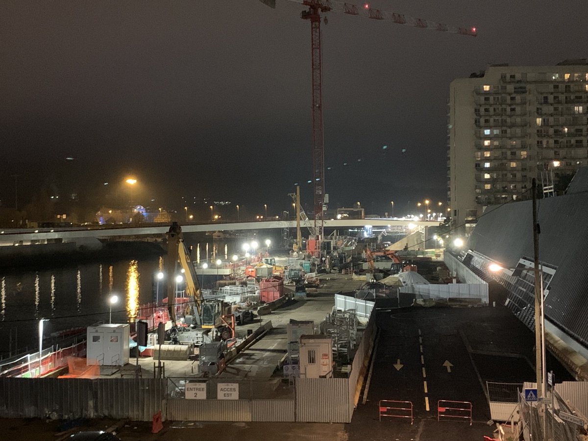 Noël 2021. Guirlandes de chantier en bord de Seine. #BoulogneBillancourt