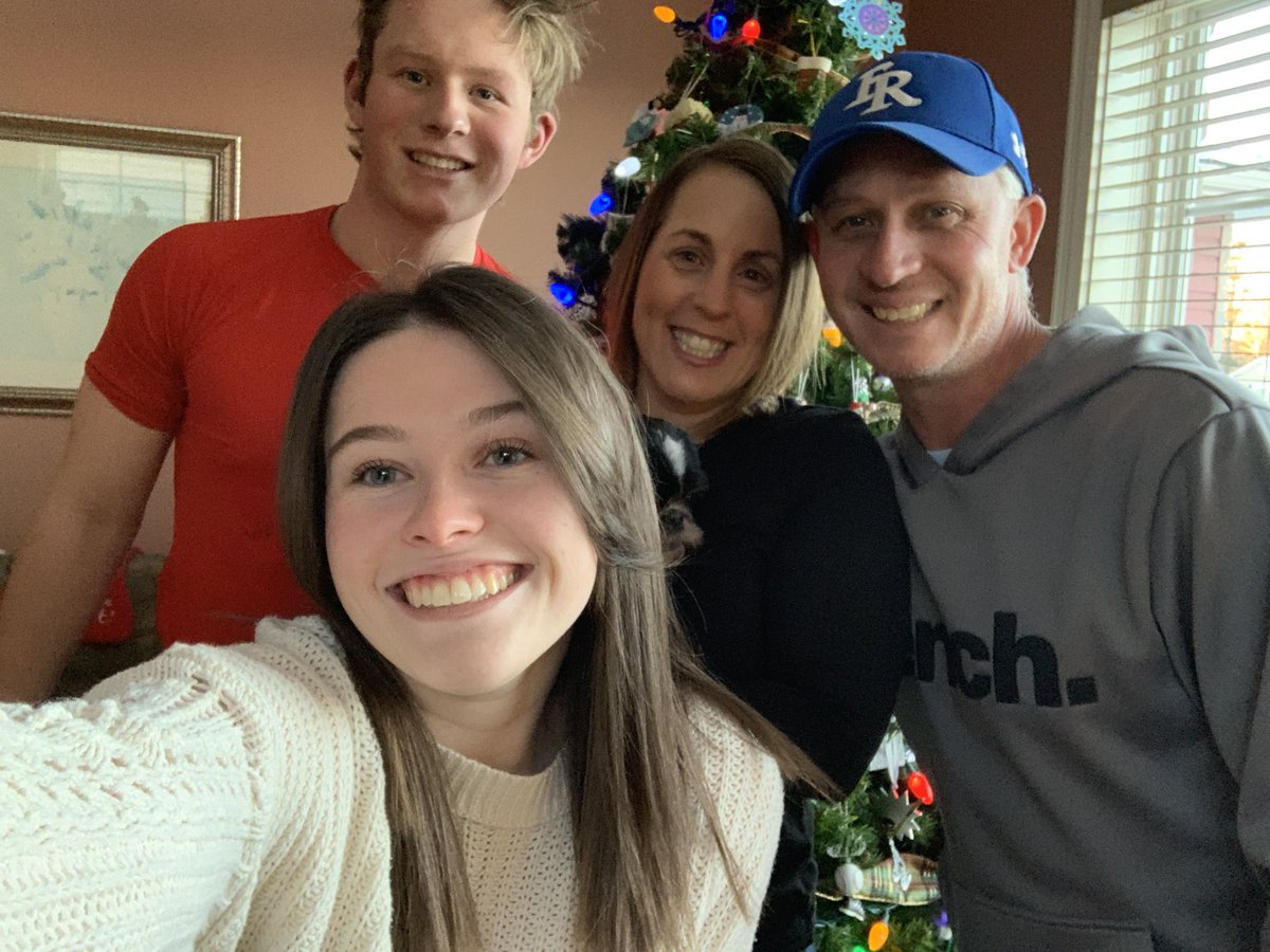BwlTl's tweet photo. Merry Christmas from our family to yours! May you all find a few moments of bliss with those you love this holiday season! https://t.co/vN77hv4OR9