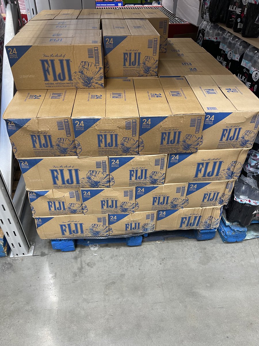 MarcBeulke's tweet photo. Can’t believe Sam’s Club doesn’t have this under lock and key ⁦@maxhoma23⁩ ⁦@shanebacon⁩ https://t.co/JIYBfPzmB2