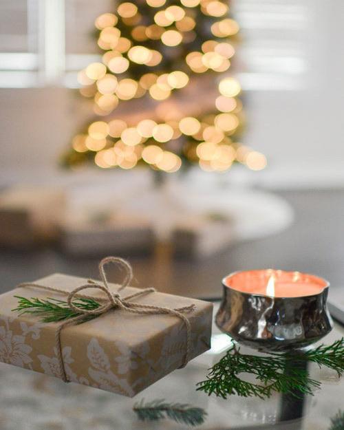 HaniaSGreene's tweet photo. Gifts are wrapped, stockings are hung, preparing food and Christmas Carols being sung. Merry Christmas to you and yours! https://t.co/eu7fxlXaqr