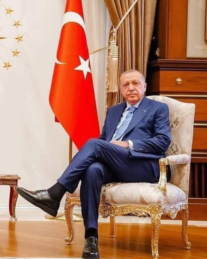 #DevletimBenimYanımda
#DevletimBenimYanımda

Bu öyle büyük bir güç ve öyle büyük bir güven ki; kimse uğraşmasın! Kimsenin sarsmaya gücü yetmez!

Bu devlet vatandaşını, yeri geldiğinde küresel sermayeye bile! Ezdirmez! 🇹🇷