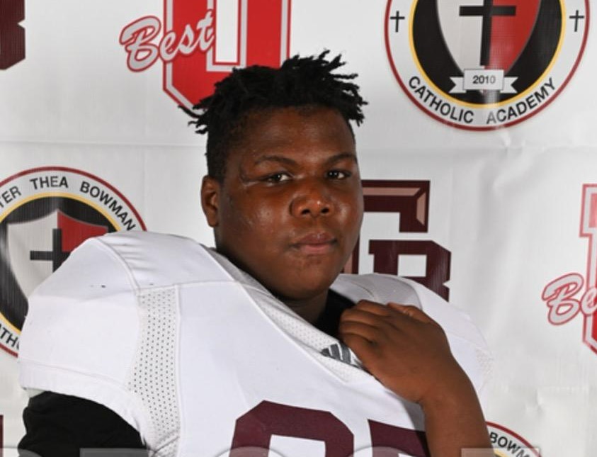 PghPolice's tweet photo. MISSING: 14-year old Anthony Jenkins III is 5'9'' tall, 280 pounds with brown eyes and black hair.
He was last seen Thursday afternoon in Brighton Heights wearing a grey jogging suit. Call 412-323-7141 or police headquarters at 412-323-7800.

MORE HERE: https://t.co/N3L2LUdPvH https://t.co/eCdT0SsSfQ