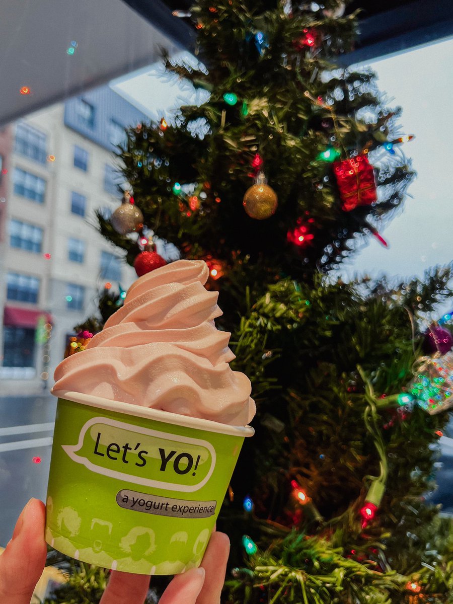 LetsYoMontclair's tweet photo. Happy holidays from the Let’s Yo! Montclair family to yours!!! 🎄💚✨

Reminder that we close at 5 PM today &amp; we close at 10 PM tomorrow! https://t.co/epvOFMNG5n