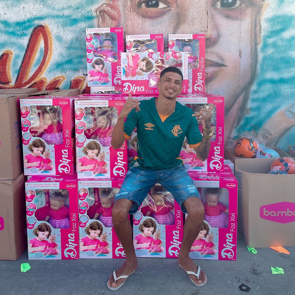 FAVELA NO TOPO. 🎅❤️🇨🇳