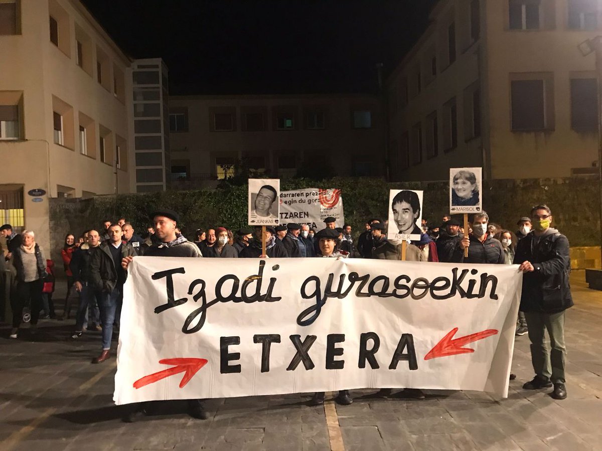 ikusikasirauli's tweet photo. Antiguon ere preso, iheslari ta deportatu politiko guztiak etxean nahi ditugula aldarrikatuz

#Izadigurasoekin
#Askatasuna https://t.co/X4hFc3PdCh