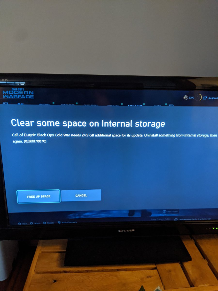 CadaverDick's tweet photo. The entirety of my Xbox storage space is dedicated solely to call of duty yet I can never play it and still get this bullshit popping up...
#modernupdate #refundmymoney #CallofDuty https://t.co/aXZCINTrkc