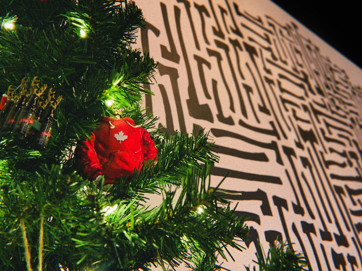 Happy Holidays, everyone! Our shop will be closed for a few days over the weekend, but we hope your celebrations are safe and merry 🎄 #axethrowingcalgary #axethrowingyyc #axethrowingcanada #axethrowing #calgary #yyc