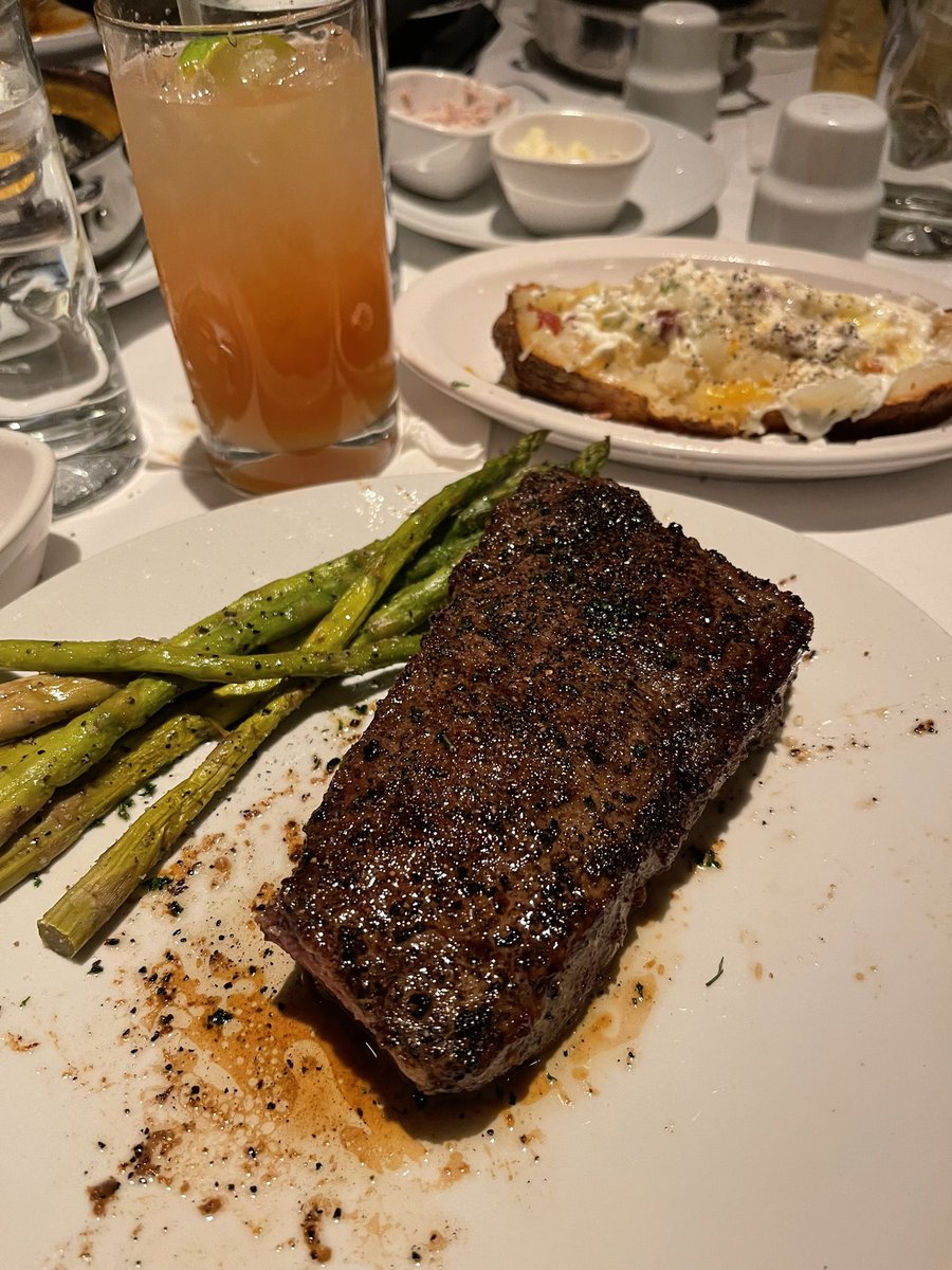 michaelhaley17's tweet photo. Delicious food with great friends @LaurieSHaley https://t.co/YW6WPSLHto
