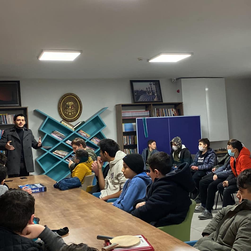 tugvazeytinburn's tweet photo. 📍Lise Koordinatörlüğü 

TÜGVA Zeytinburnu Lise Koordinatörlüğü bünyesinde Cuma sohbetimizi gerçekleştirdik. Bu hafta sohbetimizde TÜGVA İstanbul Teşkilat Koordinatörü Ömer Faruk TOKTEKİN ağabeyimiz bizlerleydi. Katılımlarınız için teşekkür ediyoruz. Haftaya görüşmek üzere.🤗 https://t.co/dW4kLkbn6D