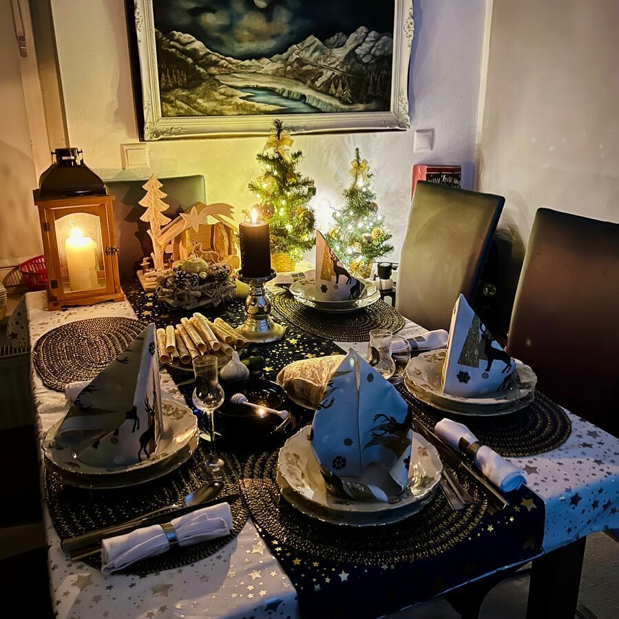 michalkotoc's tweet photo. Merry Christmas!🎄🎁 #merrychristmas #christmas #christmas2021 #vianoce #vianoce2021 #stedryden #stedryvecer #christmaseve #christmastradition #christmastraditions #slovak #slovakia #tradiacia #candles #sviecky #bratislava #dinner #christmasdinner #christmasdecor #christmasdec… https://t.co/LgWoq66Z1z