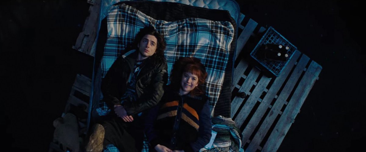 dunesmessiah's tweet photo. jennifer lawrence and timothée chalamet having the most wholesome chemistry in 'don’t look up' https://t.co/K3img7TTVQ