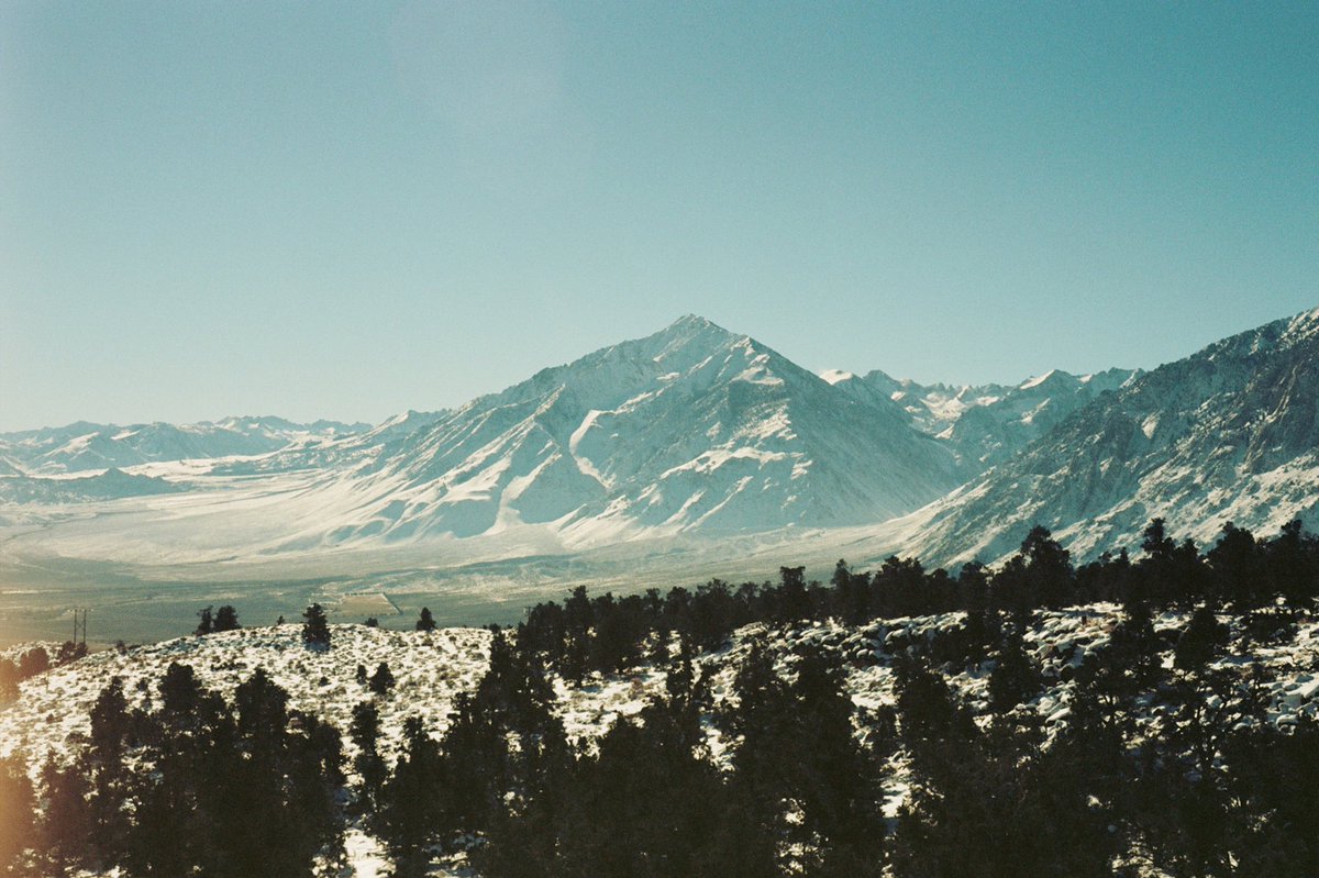 Brecccles's tweet photo. Pushing some @Kodak Ektar 100 to get those mountain just right 👌🏽🎞 https://t.co/799Yj1W5EE
