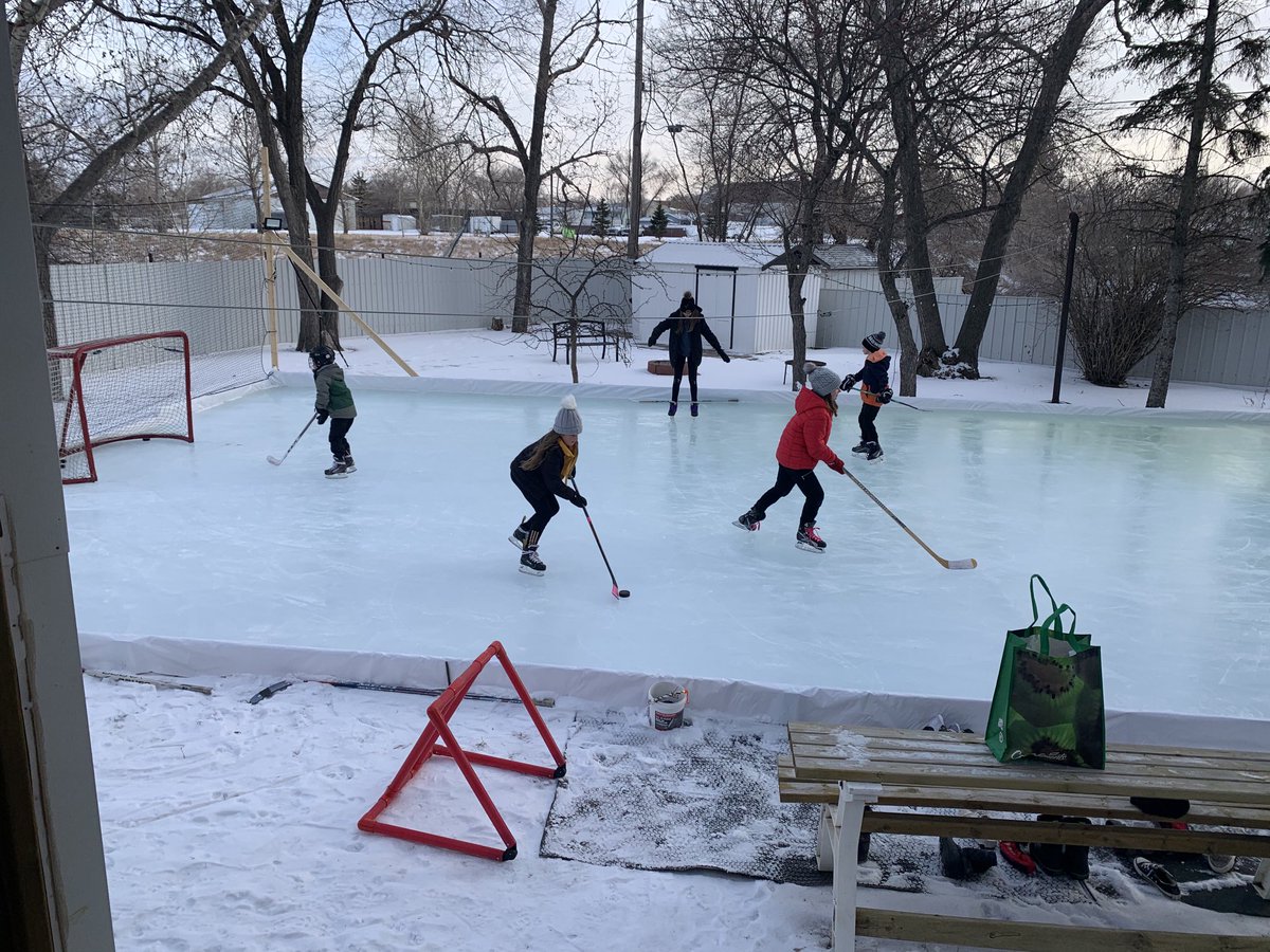 DevinAspinall's tweet photo. ⁦@DarrenDreger⁩ Second year rink in Estevan SK. No problem getting ice to freeze here! https://t.co/AGKdTYYr2N