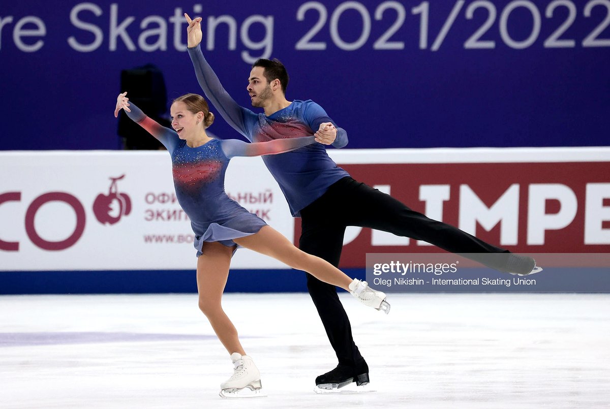 goldenskate's tweet photo. Happy Birthday 🎂 to 🇭🇺 Hungary's #IouliaChtchetinina — The 2X National 🥇 with #MarkMagyar! GS Fan Fest @ https://t.co/QMbce6Dob1 They earned all new PBs at #RostelecomCup 👏🏻 She likes reading 📚, podcasts & traveling ✈️ 📷 2021-22 FS to "Dust in the Wind" #Kansas #FigureSkating https://t.co/JfGWyvZf36