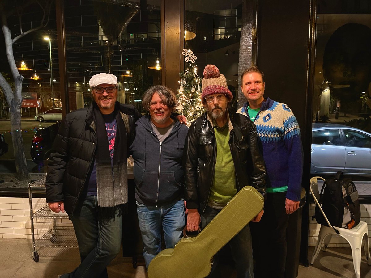 OpenersLetter's tweet photo. Merry Christmas, Happy New Year, and Happy Holidays from The Letter Openers! 🎄 https://t.co/xCY7q6z1th