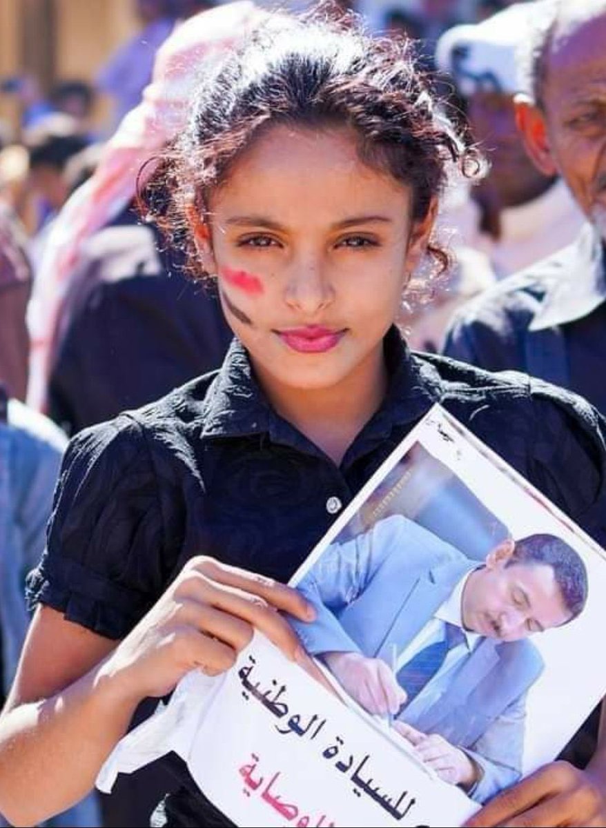 yemendenas's tweet photo. انجلينا جولي #اليمنيه تقف شامخة مع ابن اليمن البار #بن_عديو  وتقول لرباح الانتقالي مرتزقة الامارات لن تنالوا من #شبوه ورجالها ونسائها https://t.co/TJUfRk9IC3