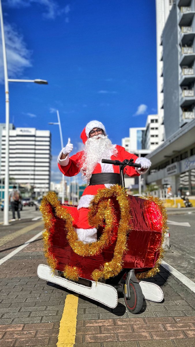 stevensjoseph's tweet photo. Llegó el #TecnoSanta a #Panamá !! #FelizNavidad https://t.co/8UMylH5Zk3