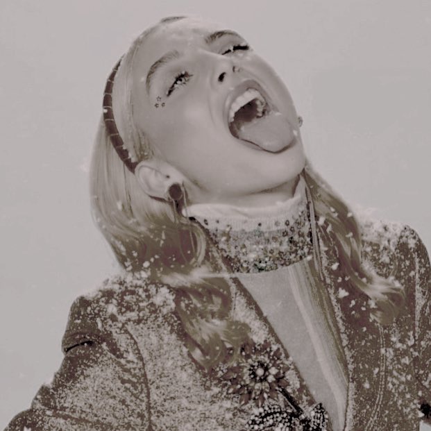 PRETTYACT's tweet photo. ⠀⠀⠀⠀⠀
⠀⠀⠀⠀⠀ 𝐒αntα 𝐂utıe, hurrч doɯn 
⠀⠀⠀⠀⠀ the chımneч tonıght! 
⠀⠀⠀⠀⠀ ıt’s the most ɯonderful of 
⠀⠀⠀⠀⠀ the чeαr, 𝓜errч 𝓒hrıstmαs 
⠀⠀⠀⠀⠀ ч’αll! ı love чou. ── * ♡
⠀⠀���⠀⠀ https://t.co/ndlaHjs58w