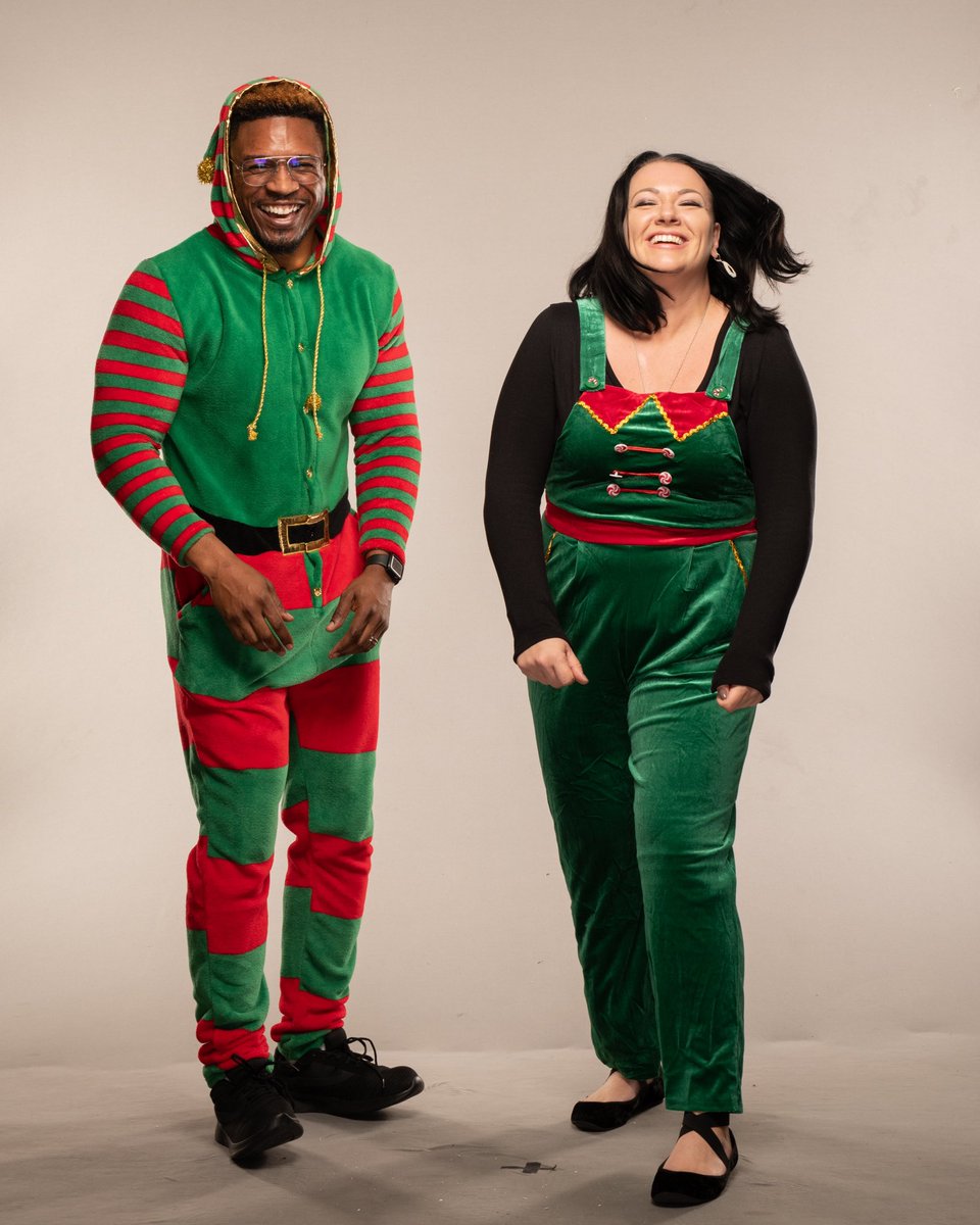 Just a two of the #AEWCommunity Holiday Helpers…spreading cheer and goodwill! <a href="/MandaLHuber/">Amanda</a> #Salute #MerryChristmas